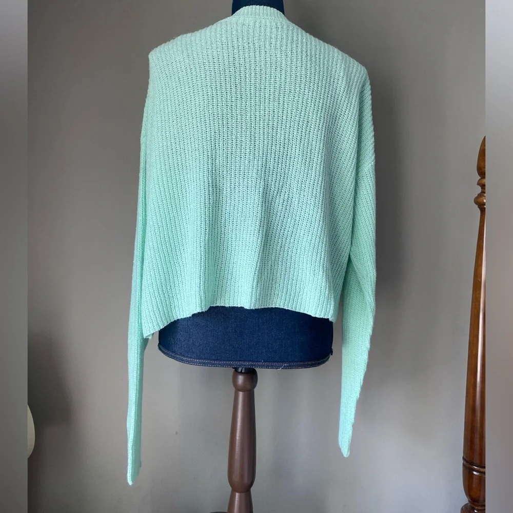 3/$20 Francesca’s Women's Sweater - Picture 3 of 5